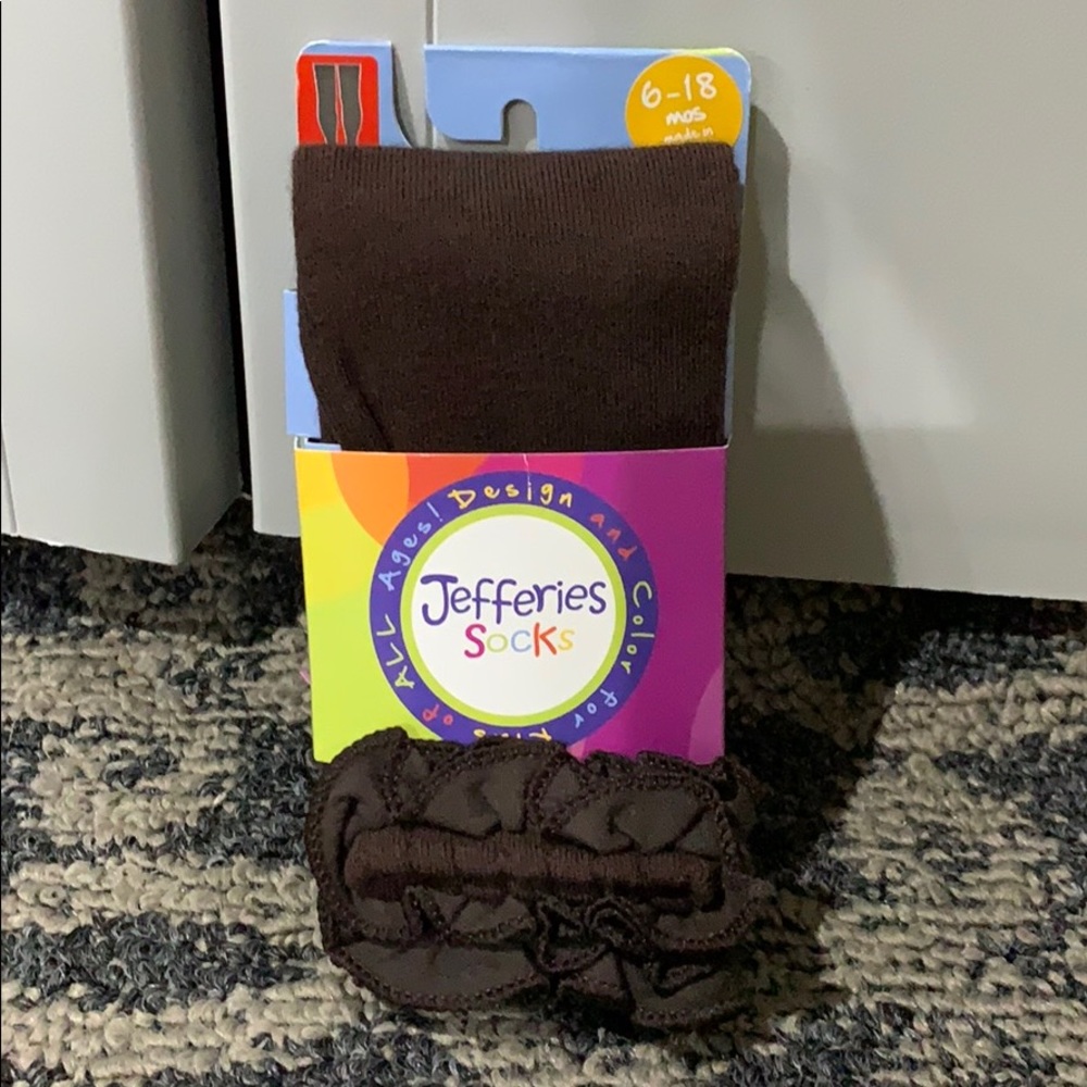 NWT jeffries ruffle bottom leggings